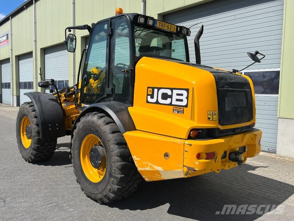 JCB TM 420 農業用伸縮臂裝載機