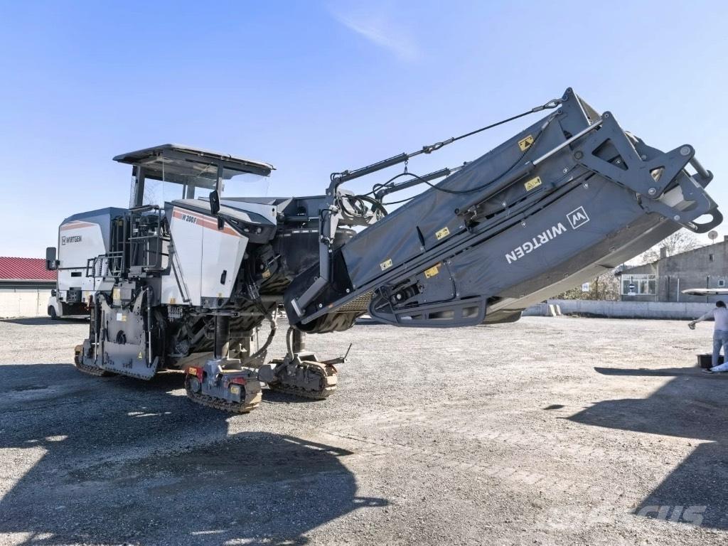 Wirtgen W 200 F 瀝青冷銑刨機/銑床