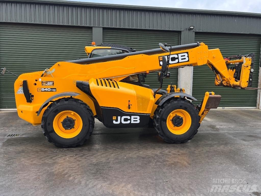JCB 540-140 伸縮臂操作車