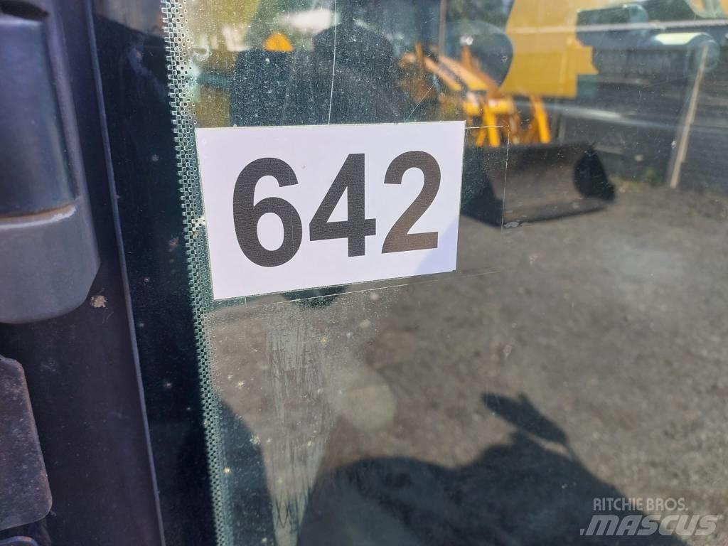 JCB 533-105 伸縮臂操作車