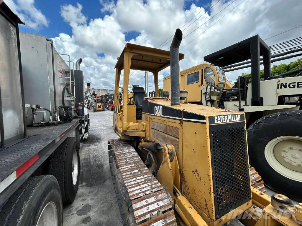 CAT D 3 C III 履帶推土機