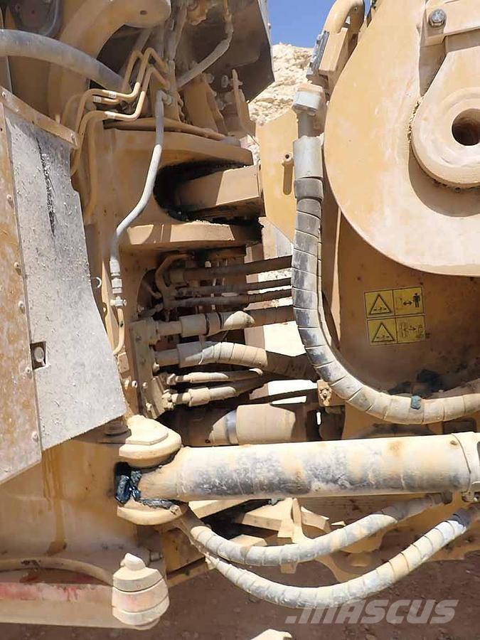 CAT 988K 輪胎式裝載機