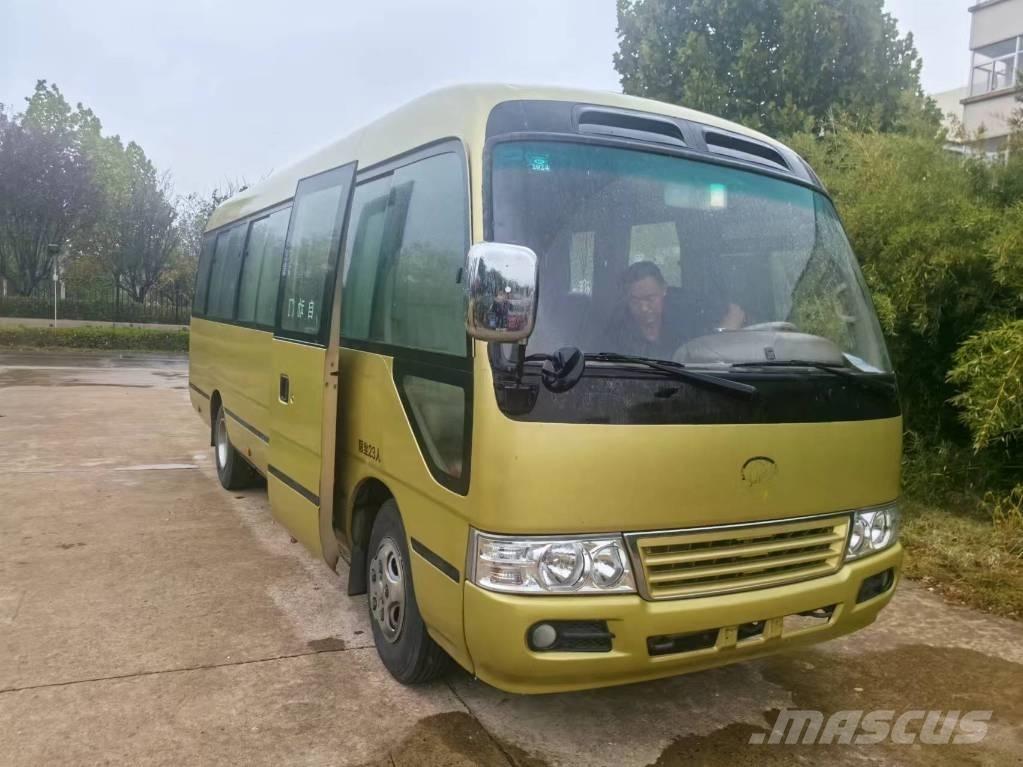 Toyota Coaster 公路客運汽車