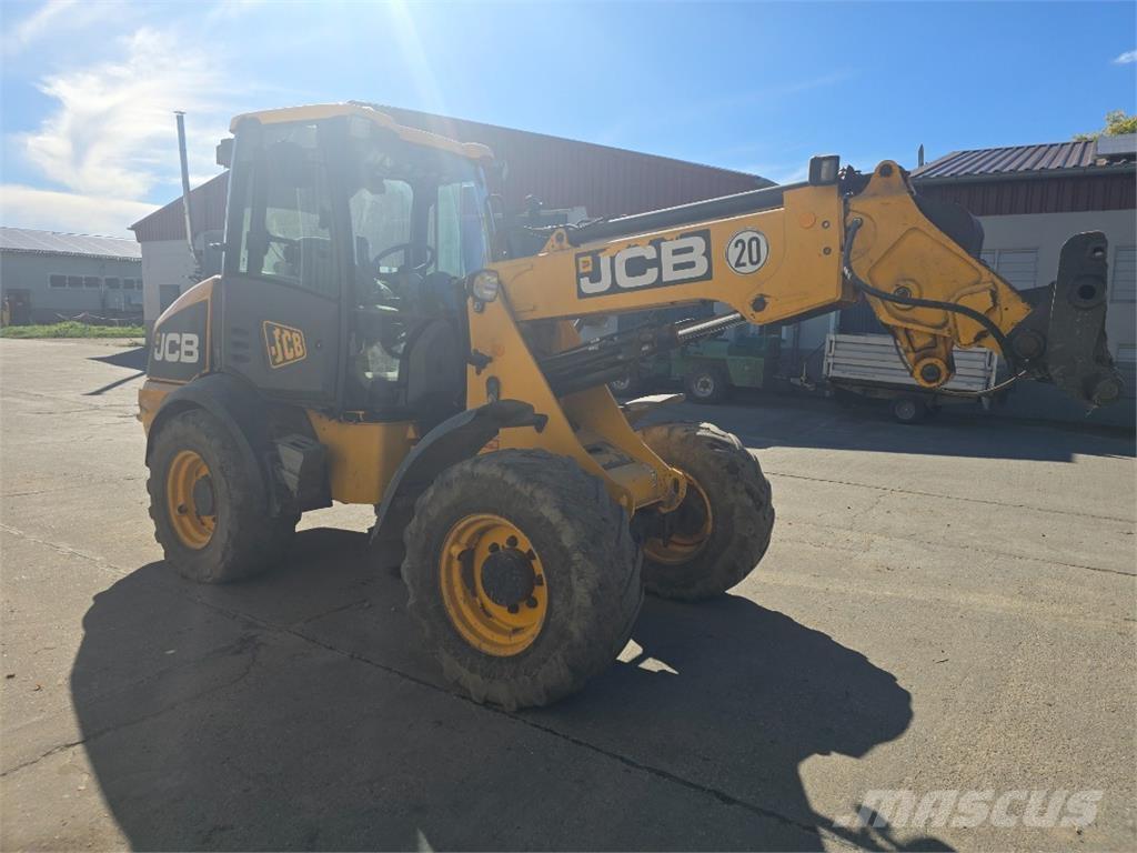 JCB TM 220 輪胎式裝載機