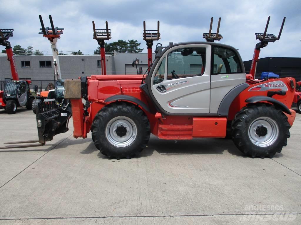 Manitou MT 1440 (124) 伸縮臂操作車