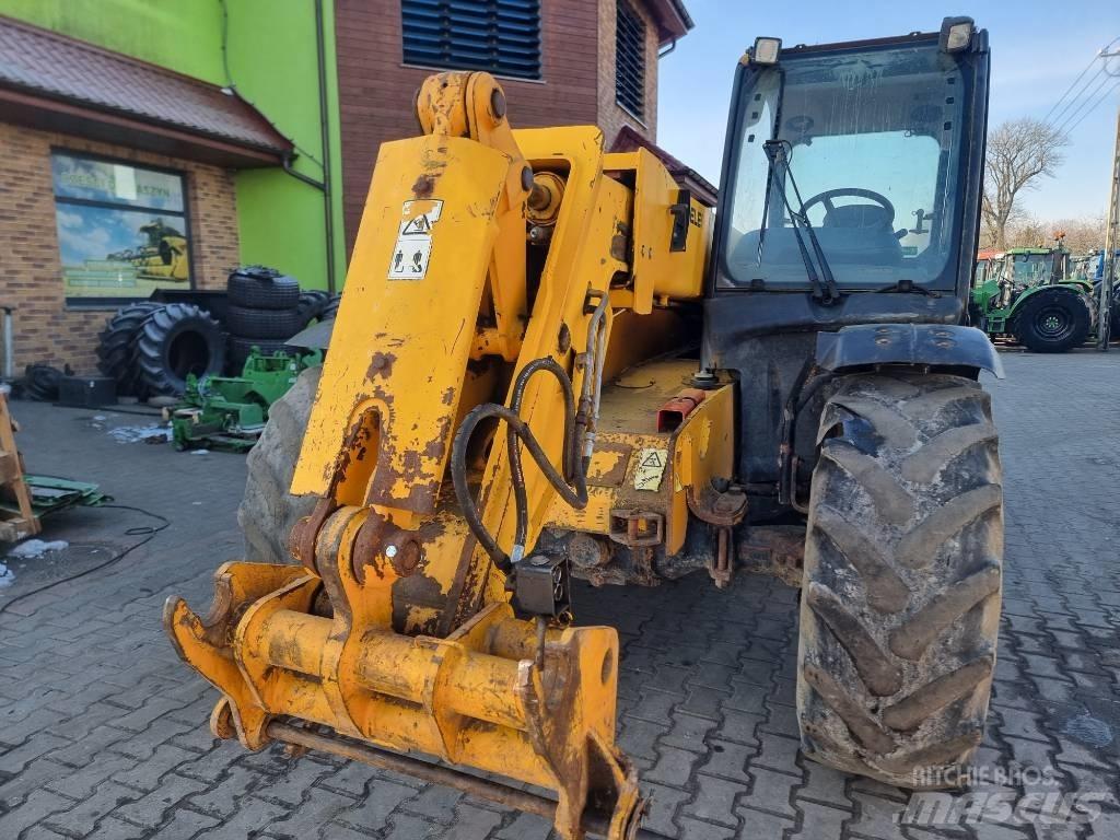JCB 531-70 伸縮臂操作車