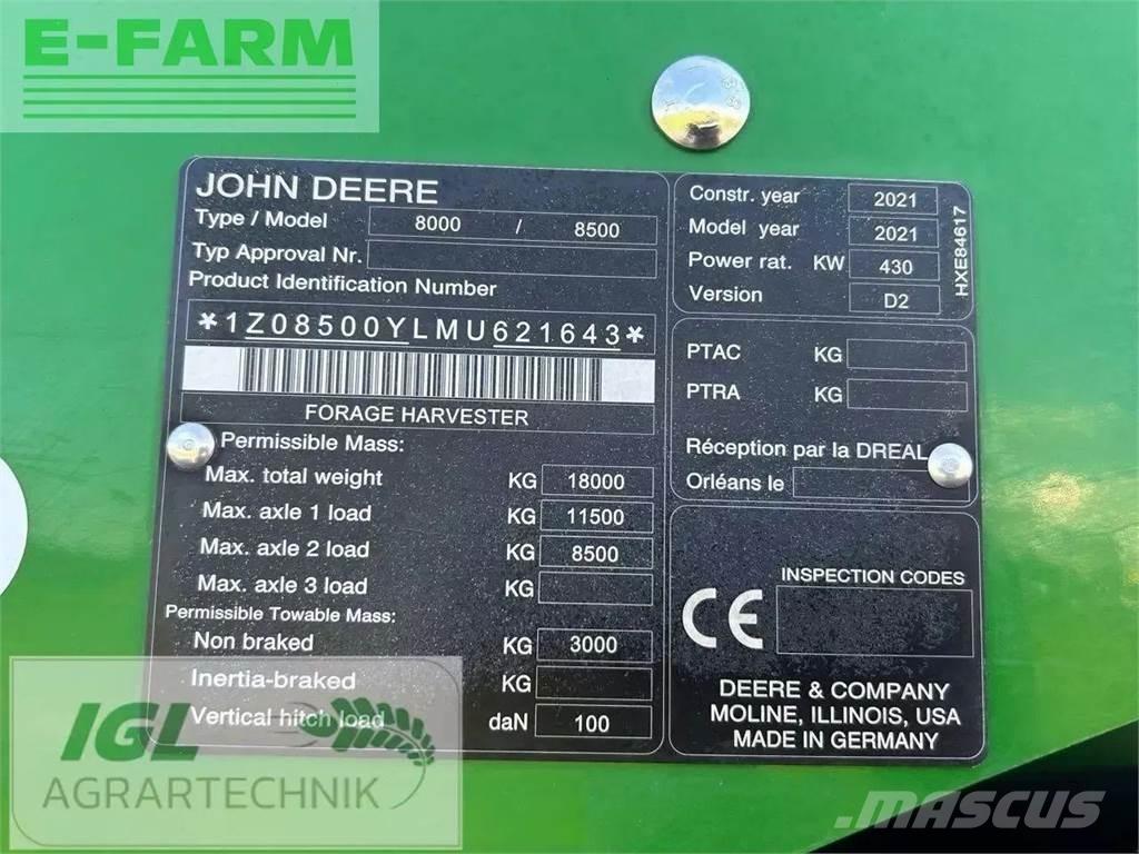 John Deere 8500i 自走式飼料採集機