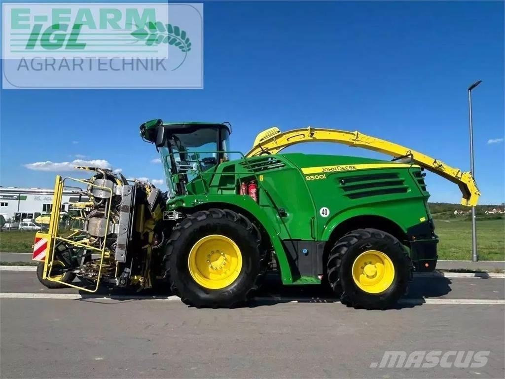 John Deere 8500i 自走式飼料採集機