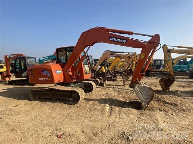 Doosan DH70-7 小型挖土機/掘鑿機<7t(小型挖掘機)