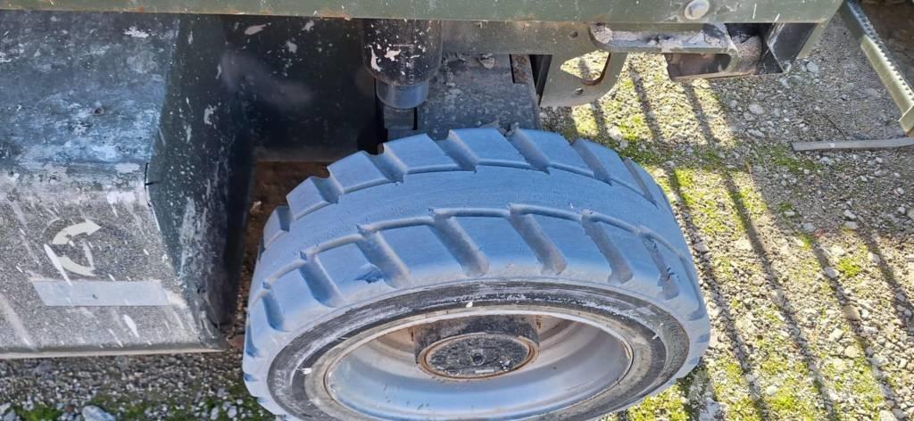 JLG M 3369 剪式升降機