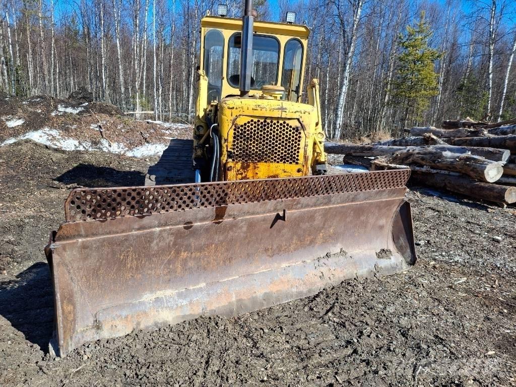 CAT D 4 D 履帶推土機