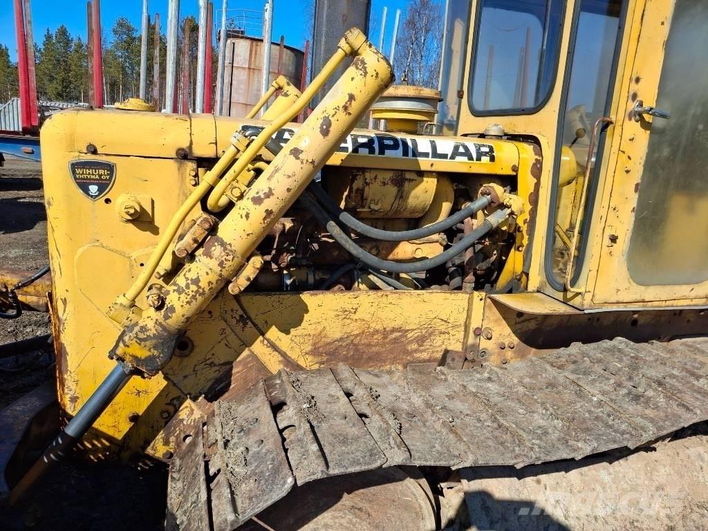 CAT D 4 D 履帶推土機