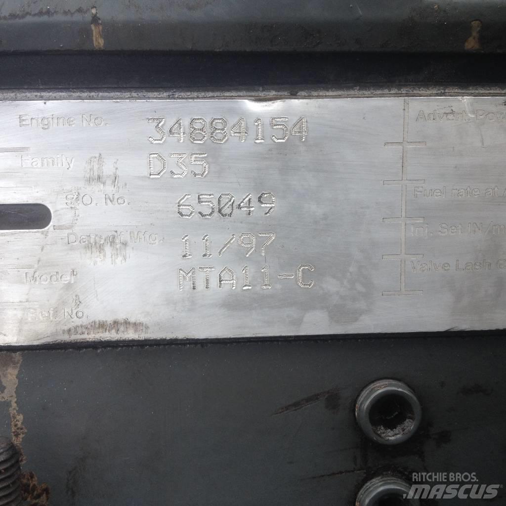 Cummins MTA 11 輪胎式裝載機