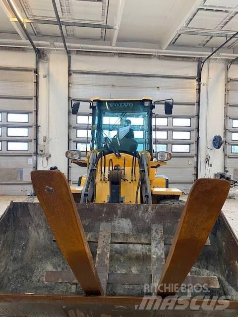 Volvo L 30 G 輪胎式裝載機