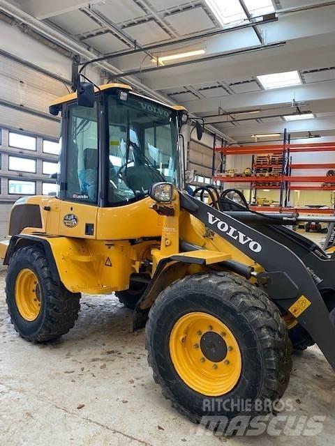 Volvo L 30 G 輪胎式裝載機