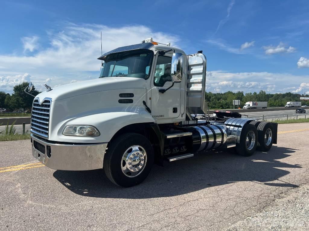 Mack CXU 613 曳引機組件