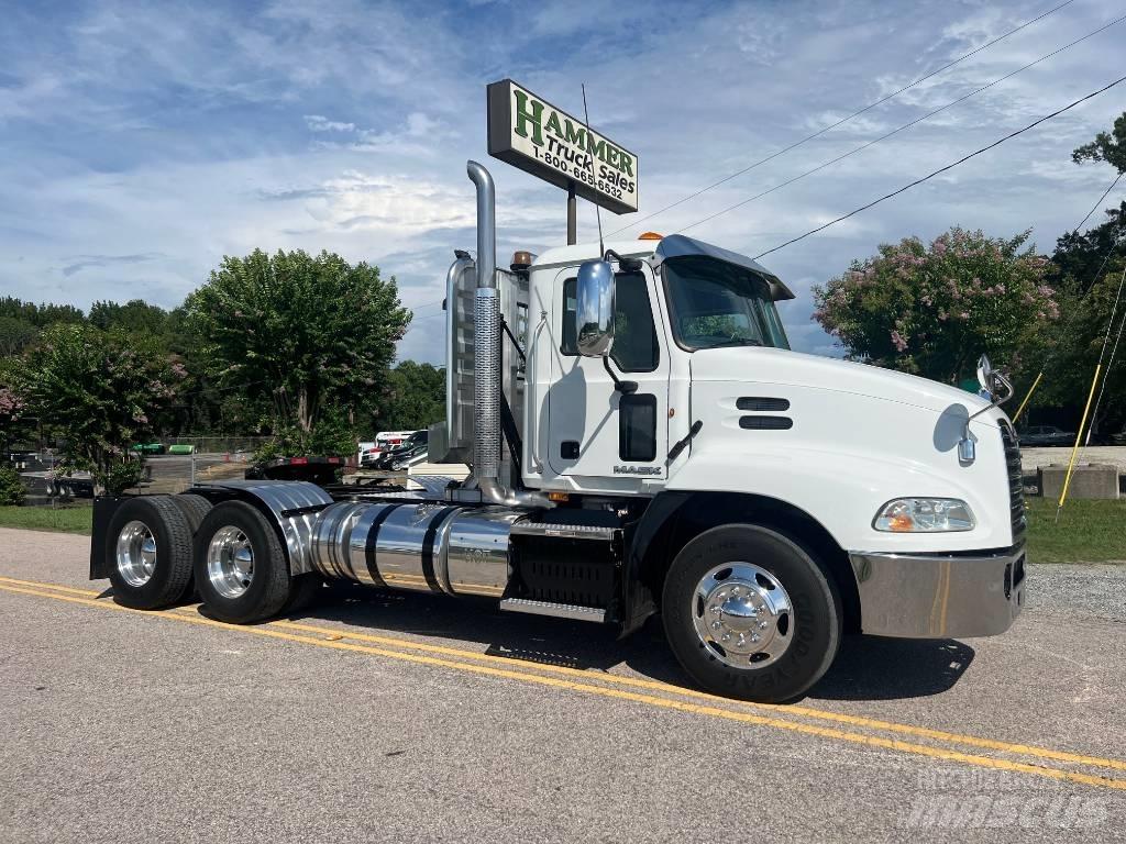 Mack CXU 613 曳引機組件