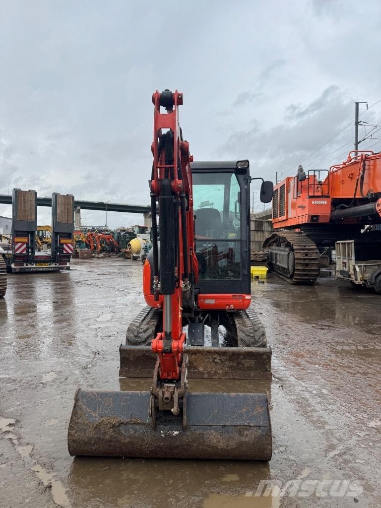 Kubota U 27-4 小型挖土機/掘鑿機<7t(小型挖掘機)