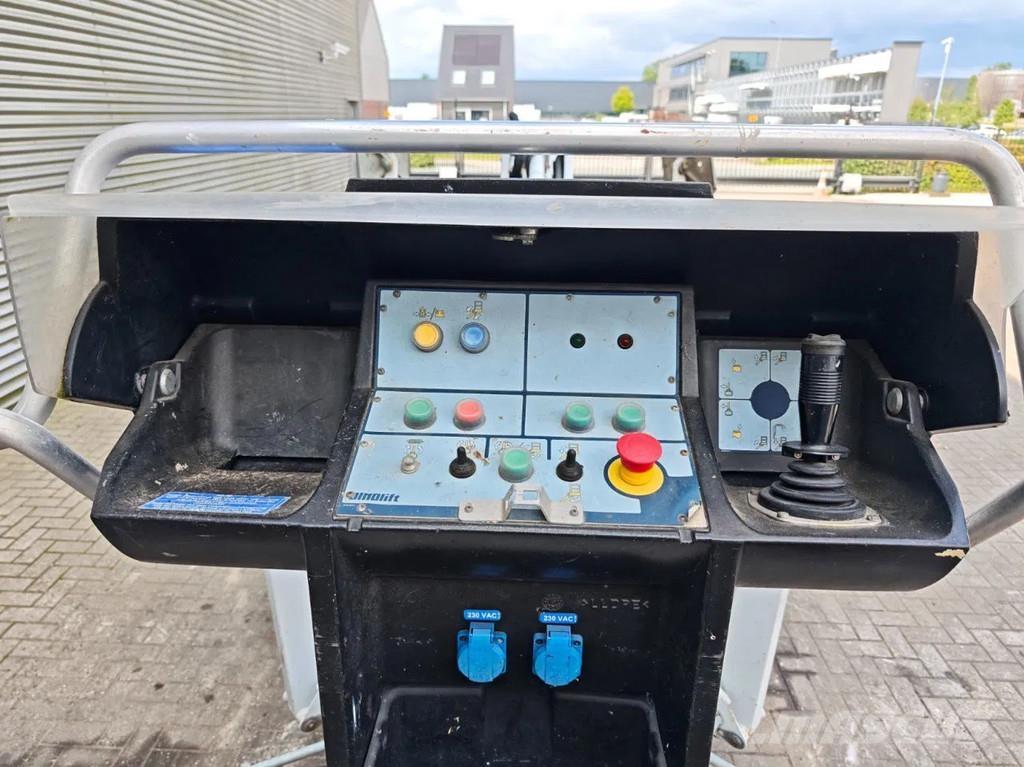 Dino 135T 拖車裝載高空作業平台