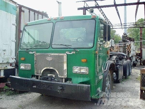 Peterbilt 320 商用底盤車