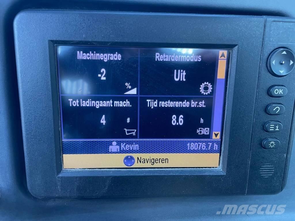 CAT 740B 鉸接式起吊車