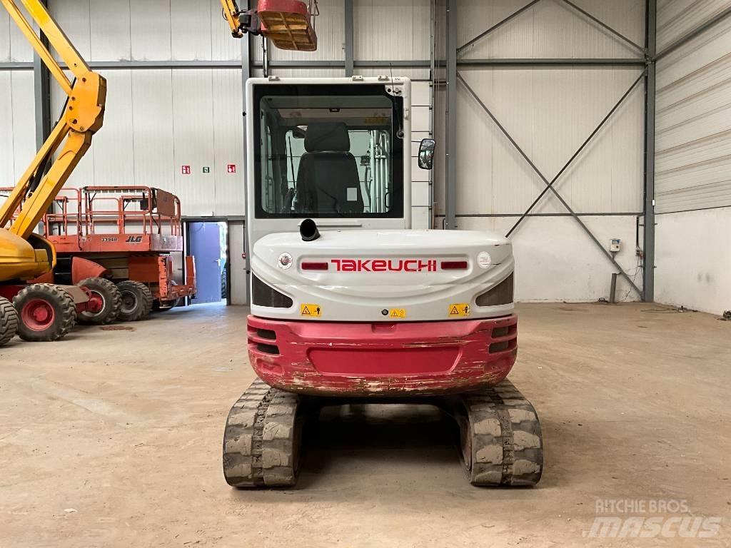 Takeuchi TB 250-2 小型挖土機/掘鑿機<7t(小型挖掘機)