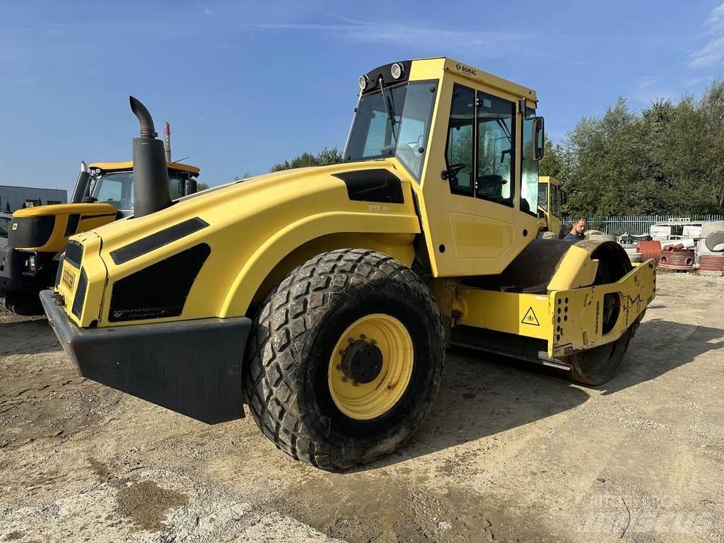 Bomag BW213-DH4 單輪滾壓機