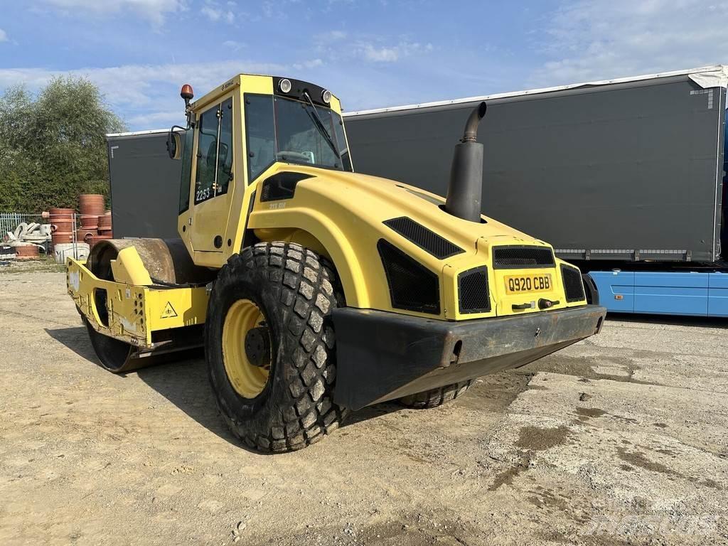 Bomag BW213-DH4 單輪滾壓機
