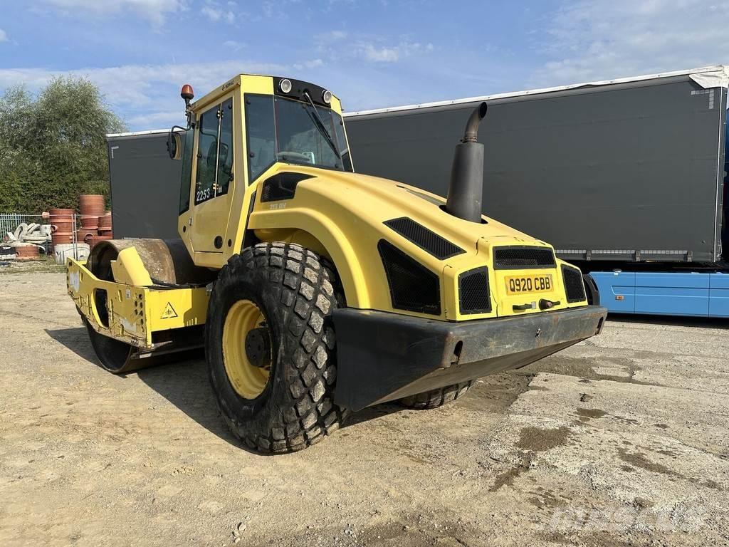 Bomag BW213-DH4 單輪滾壓機