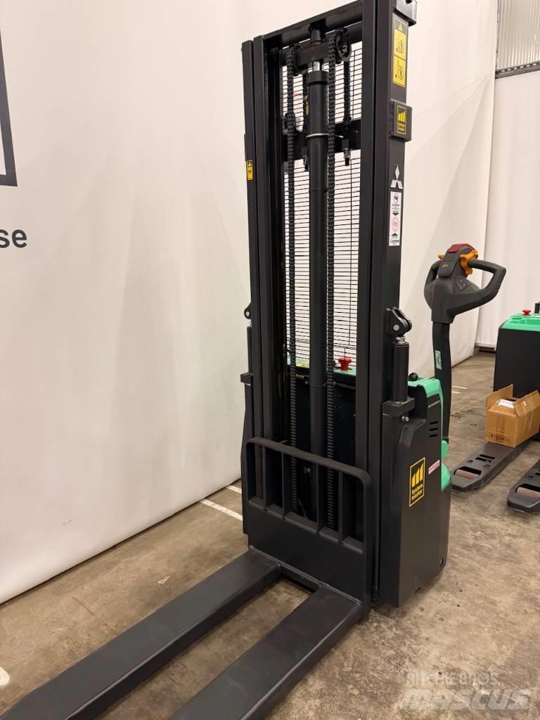 Mitsubishi SBP12QLDI 行走控制式堆積機