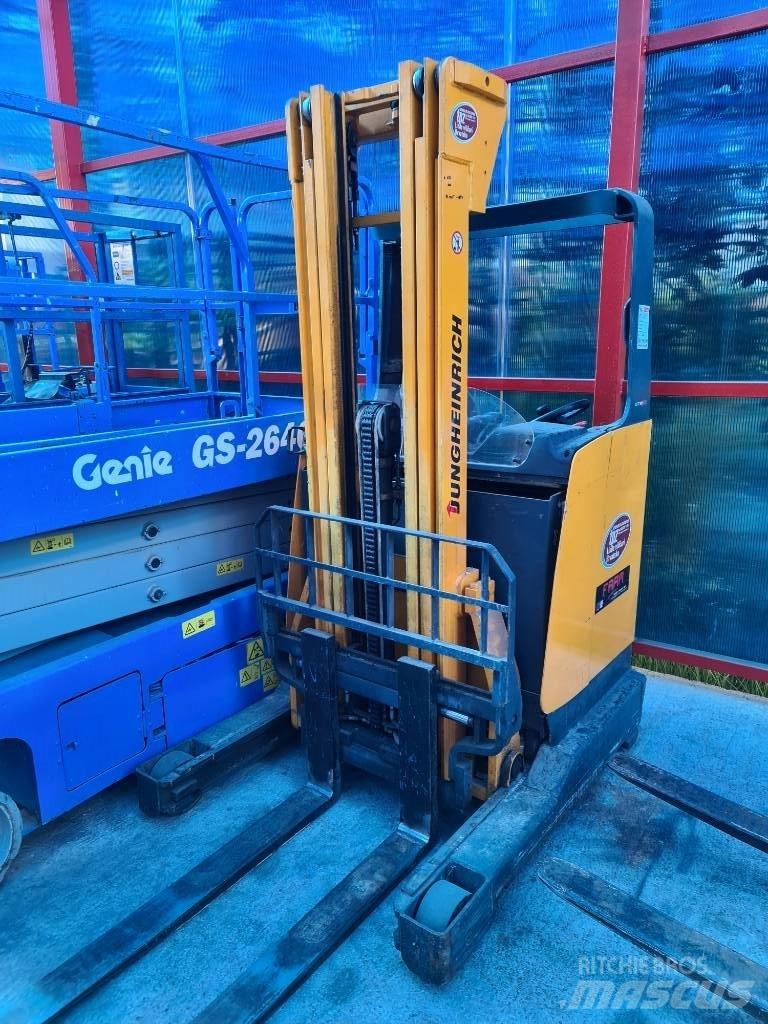 Jungheinrich ETV 110 前伸式堆高機(叉車)