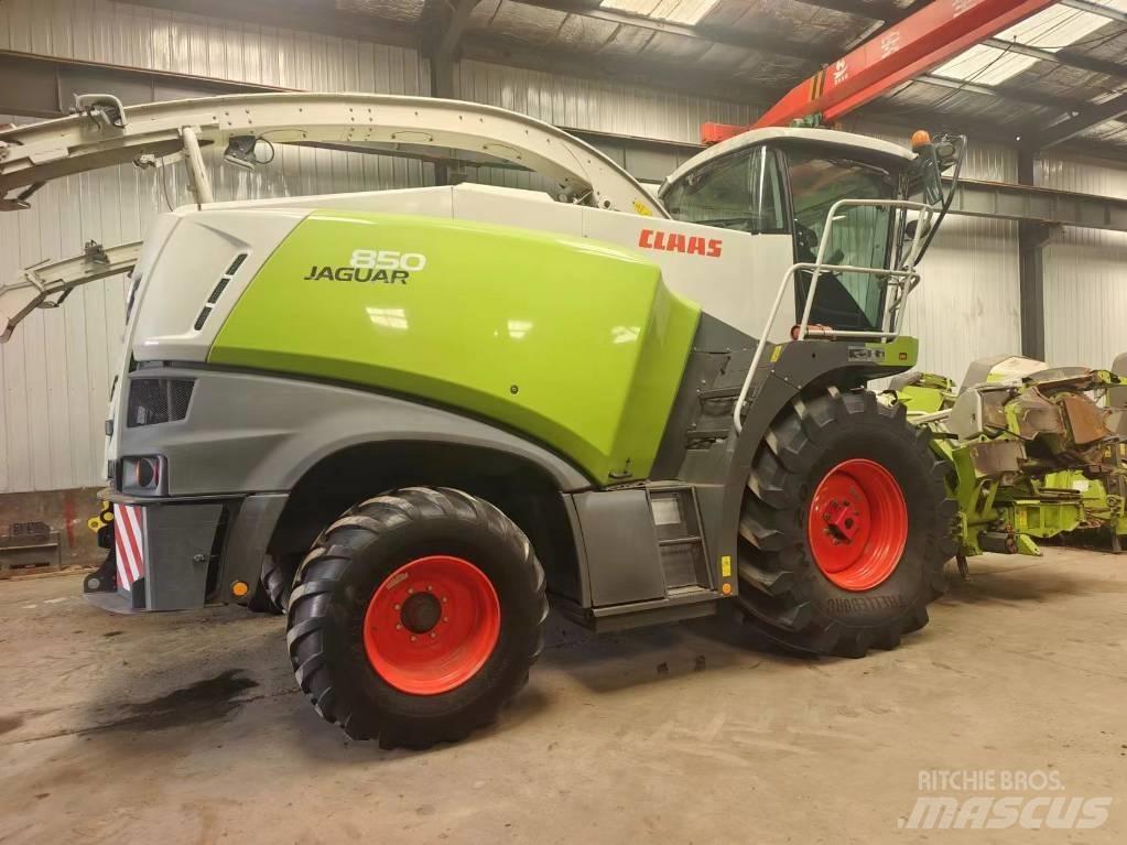 CLAAS Jaguar 850 自走式飼料採集機