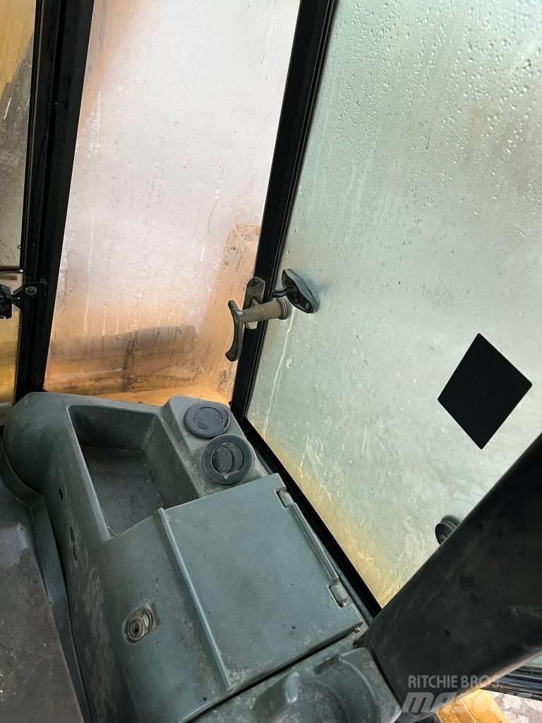 CAT 428D 反鏟裝載機