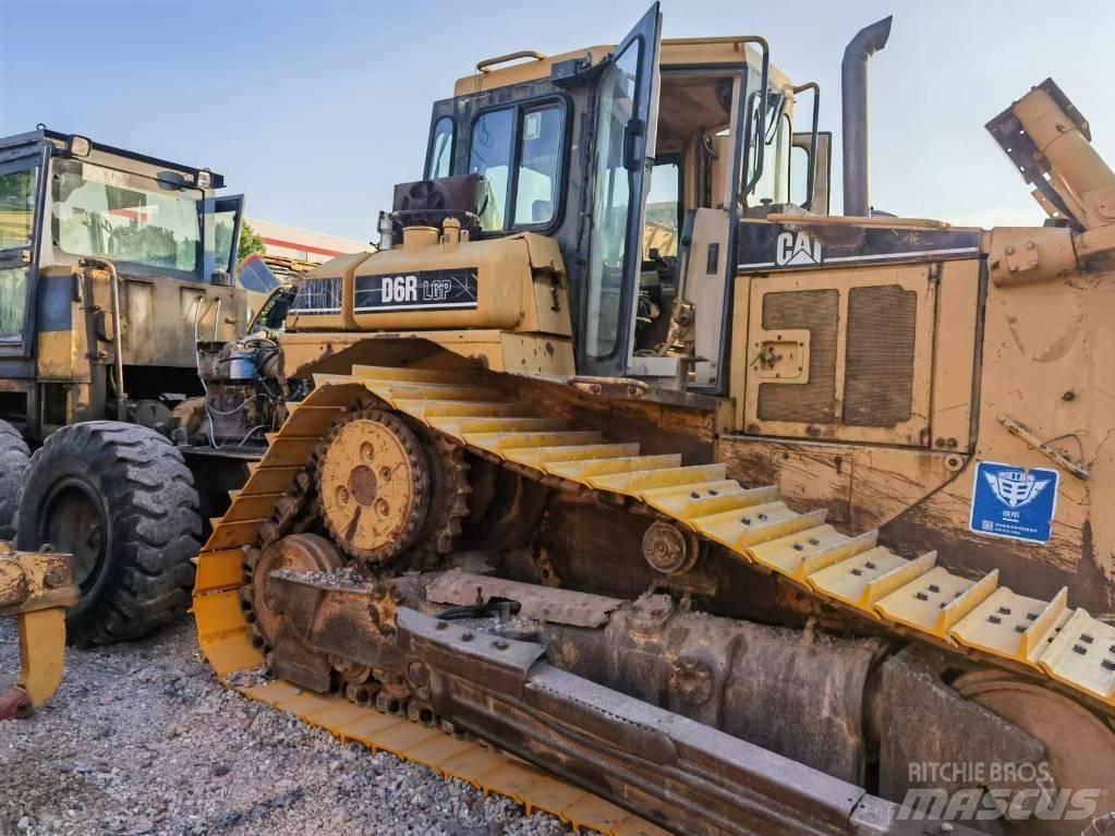 CAT D 6 R 履帶推土機