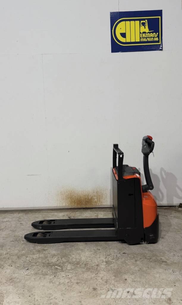 BT truck LWE 180 低架升降機