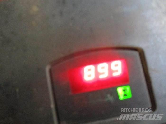 Toyota LWE 140 低架升降機