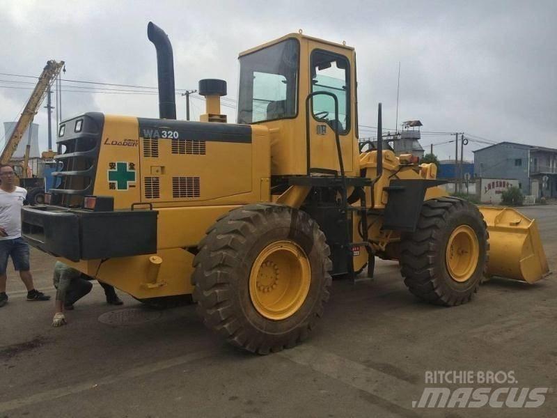 Komatsu WA 320 反鏟裝載機