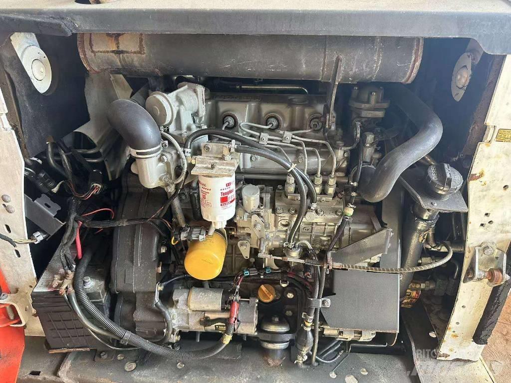 Bobcat S750 滑移轉向裝載機