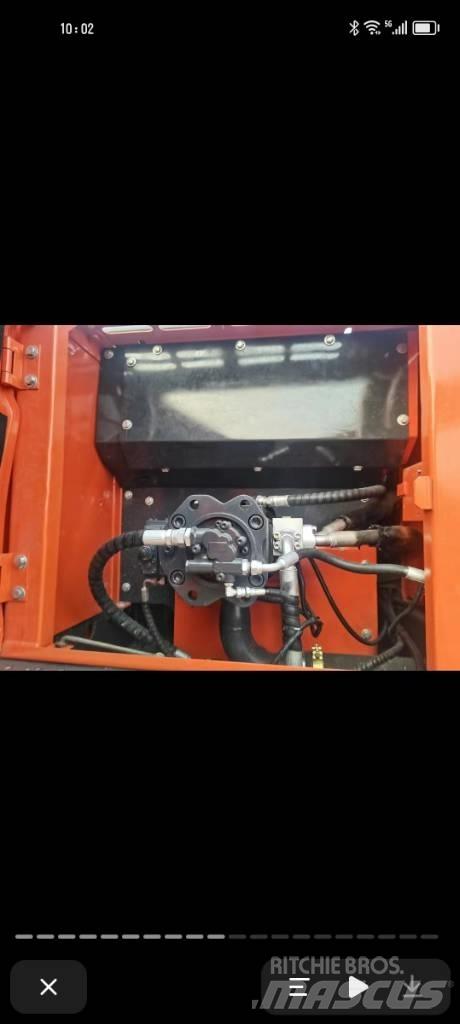 Doosan DX 220 履帶式 挖土機/掘鑿機/挖掘機