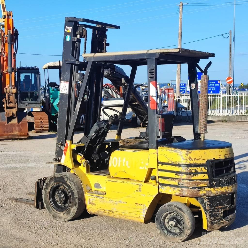 CAT DP 25 柴油卡車