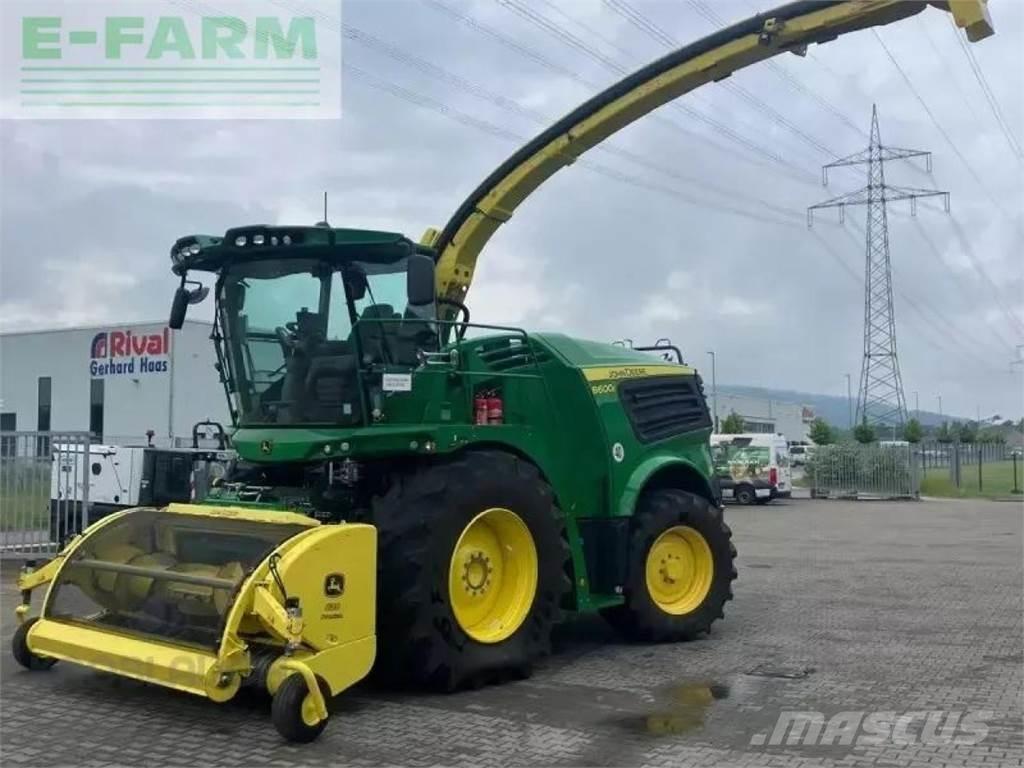 John Deere 8600i 自走式飼料採集機
