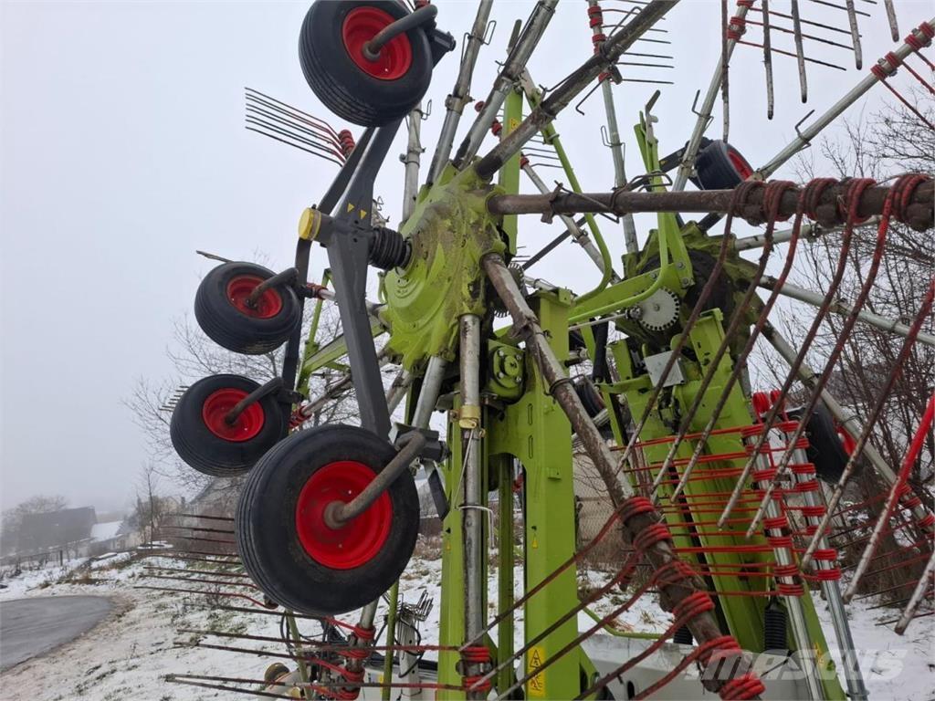 CLAAS Liner 3600 堆草機