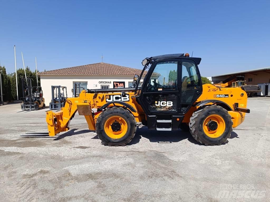 JCB 540-140 伸縮臂操作車