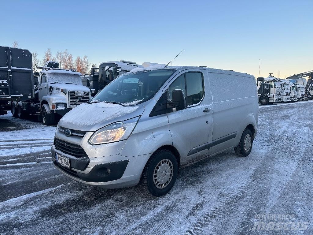 Ford Transit custom 廂式貨物運輸車