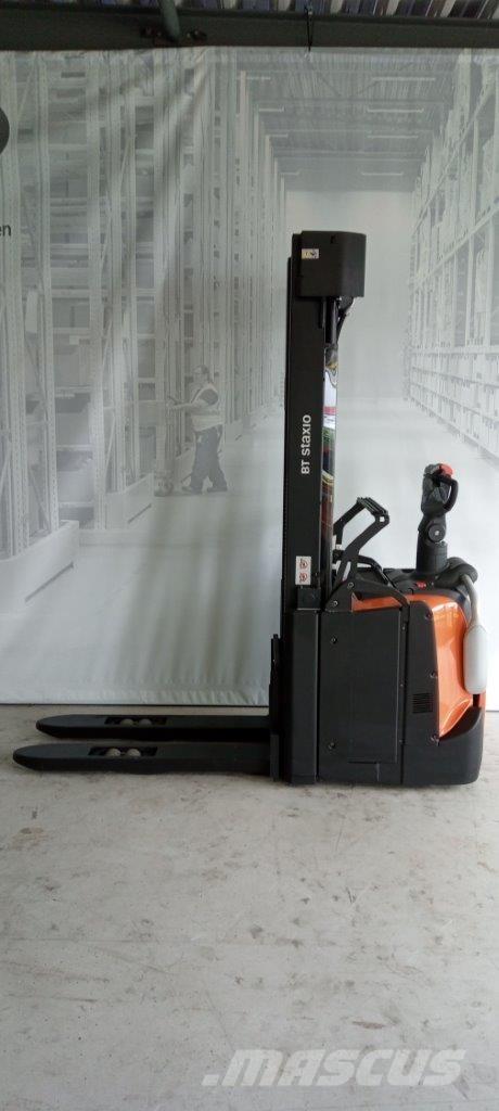 Toyota SPE160L 自走式堆積機