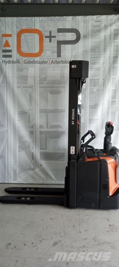 Toyota SPE160L 自走式堆積機