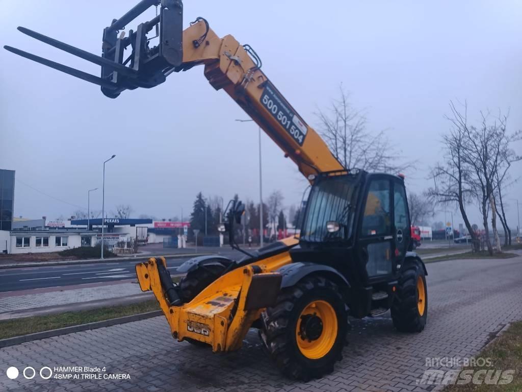 JCB 535-140 Hiviz 伸縮臂操作車
