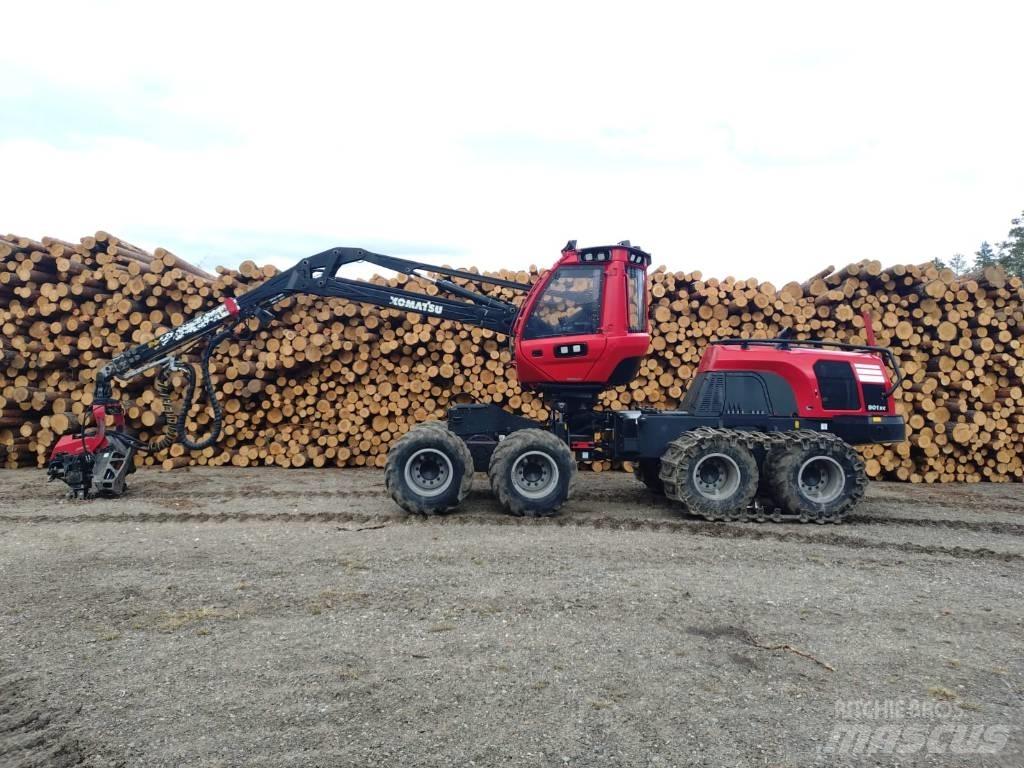 Komatsu 901 XC 收穫機