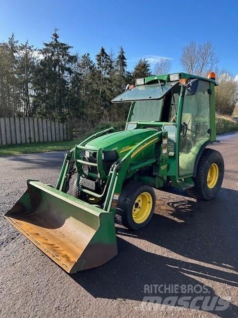 John Deere 2720 小型曳引機