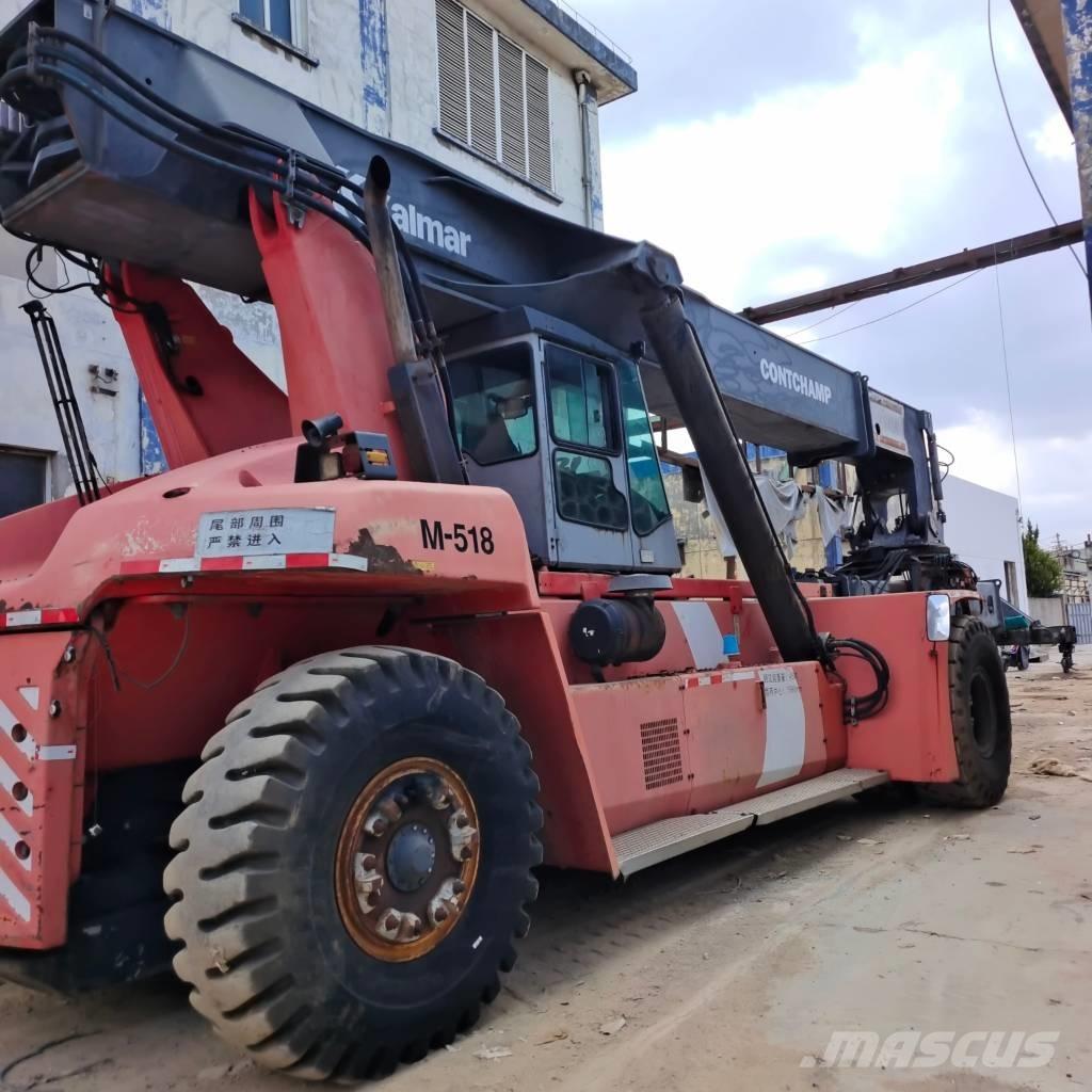 Kalmar DRD 450 前伸型堆積機